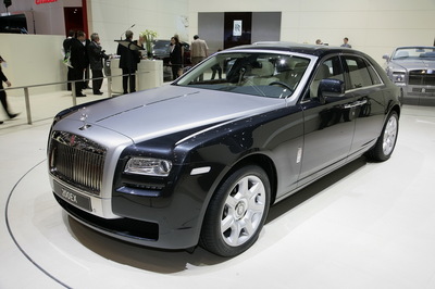 2010-Rolls-Royce-Ghost-01.jpg
