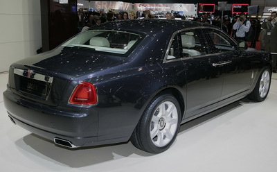 2010-Rolls-Royce-Ghost-02.jpg