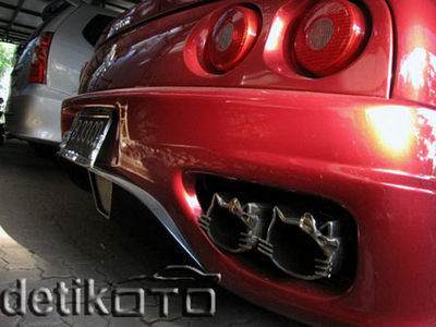 Ferrari-360-Hello-Kitty-7.jpg