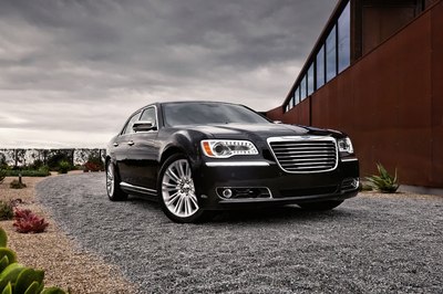 2012-Chrysler-300-33.jpg